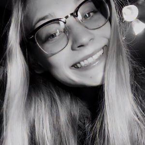 Meet your Posher, Elana